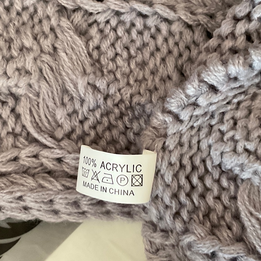 Wonderfully soft Infinity Scarf - Picture 4 of 8